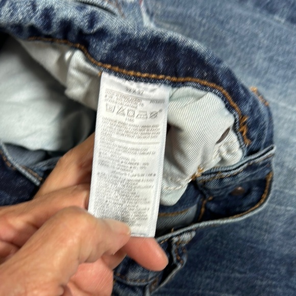 Old Navy Blue Slim Straight Jeans with Distressed Details 32x32 - Picture 6 of 10